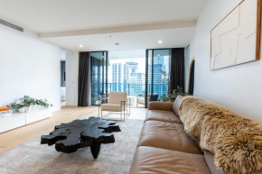 Luxury Oracle Tower 1 Apartment 2Bed 2Bath 1 Car